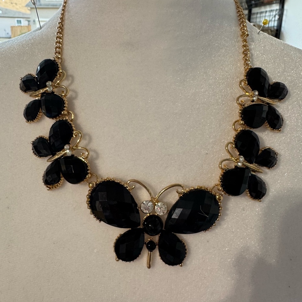 Elegant Black Butterfly Necklace